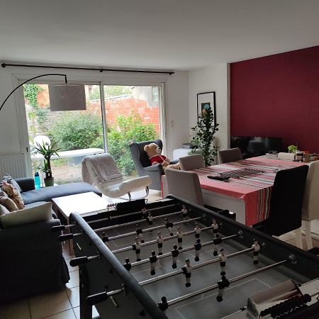 Agréable maison de ville climatisée avec billard, babyfoot, PS4, terrasse privée Le Bouscat Esterno foto