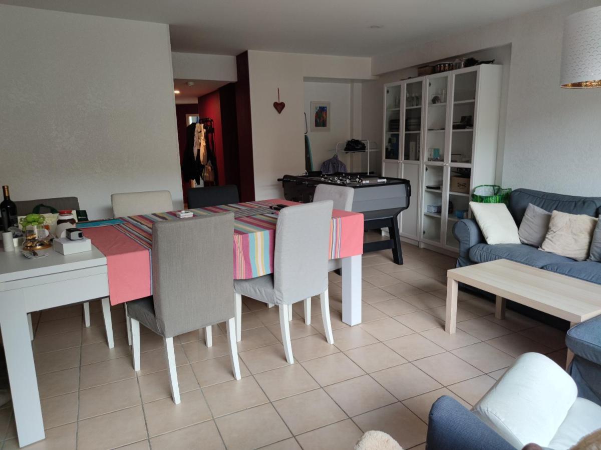 Agréable maison de ville climatisée avec billard, babyfoot, PS4, terrasse privée Le Bouscat Esterno foto